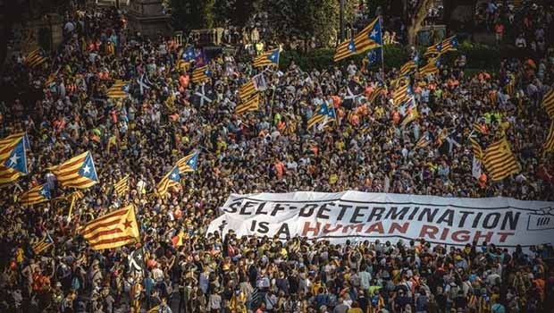 Katalonya'da bağımsızlık yanlıları gösteri düzenledi