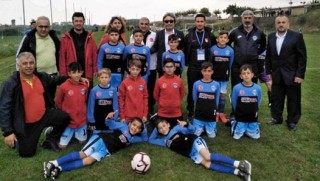 Kürt ilinin U13 takımı, 200 takımlı turnuvada şampiyon oldu