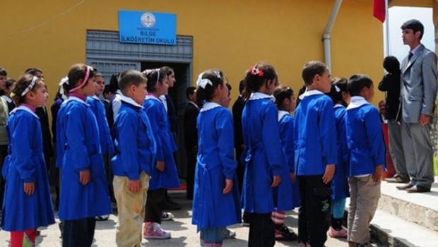 Kürt çocukları yeniden 'Türk'üm, Doğruyum, Çalışkanım' diyecek!