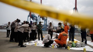 Endonezya'daki uçak kazasında 24 kişinin cesedine ulaşıldı