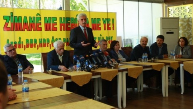 Kürtçenin resmi dil olması talep edilecek