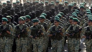 İran'dan Petrole Ordu koruması