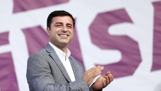 Selahattin Demirtaş'tan Kürt Dili Çalıştayı'na destek paylaşımı