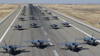 F-35'lerin fil yürüyüşü! Dünyaya gözdağı