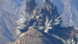 Kuzey Kore sınırdaki 10 nöbet noktasını imha etti 