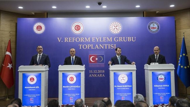 Çavuşoğlu'ndan ABD'ye '40 bin YPG'li tepkisi