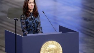 Nadia Murad, ödülünü Şengal'e bağışlıyor 