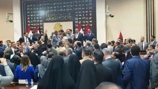 Irak Parlamentosu’nda gerginlik