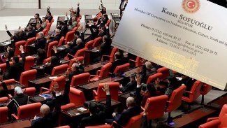 HDP'li vekilin Kürtçe kartvizit talebi kabul edilmedi