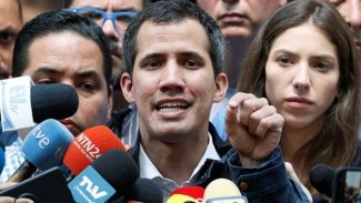 Geçici devlet başkanı Guaido'dan yeni hamle!