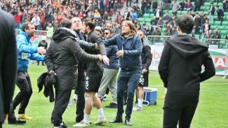 Amedspor-Sakaryaspor maçında kavga