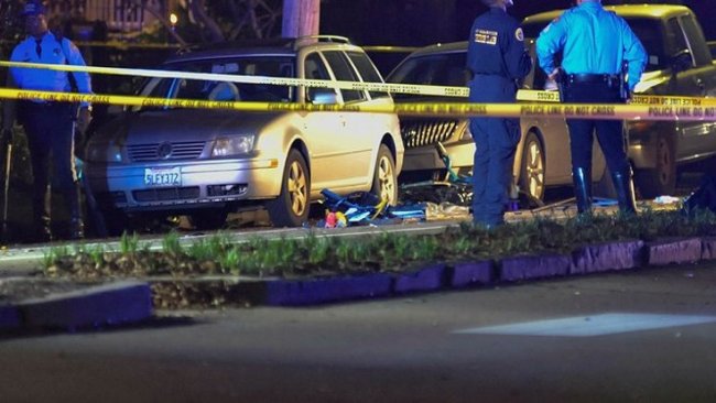 ABD'de araç kalabalığa daldı: Çok sayıda ölü ve yaralı var