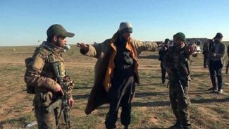 IŞİD'in bir Emiri daha YPG'ye teslim oldu