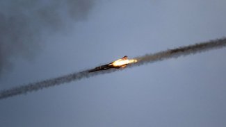 Hint savaş uçağı Pakistan sınırında düştü!