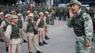 Venezuela'da firari askerlerin sayısı bine yaklaştı