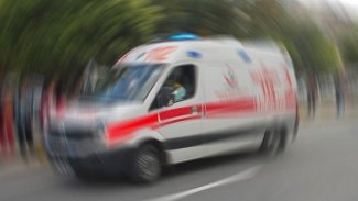 Tır, yolcu otobüsü ve otomobil birbirine girdi: Yaralılar var