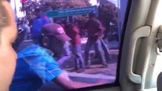 Venezuela'da Guaido'nun konvoyuna saldırı