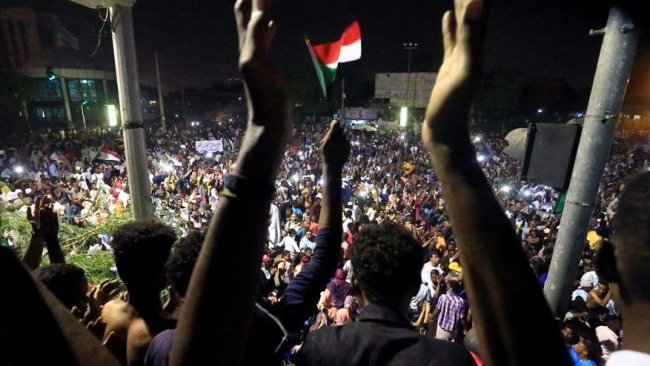Sudan'da askeri hareketlilik