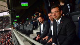 Beşiktaş taraftarından Ekrem İmamoğlu'na tezahürat