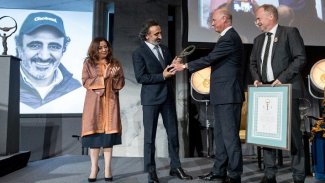 Kürt iş insanı Hamdi Ulukaya iş dünyasının Nobel Ödülü'nü aldı