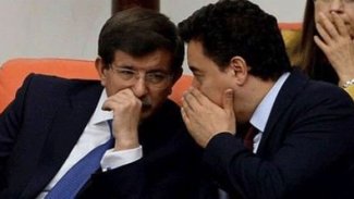 Takan: Davutoğlu ve Babacan seçim sürecini sessizce atlatma niyetindeler