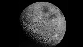 Nasa'dan açıklama: Ay soğudukça küçülüyor