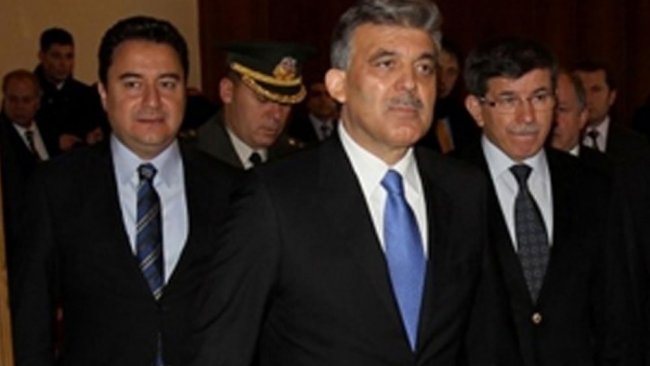 Davutoğlu'nun eski danışmanı yeni parti için tarih verdi