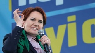 Akşener: Kürtlere terörist diyeceksin, sonra gidip Diyarbakır’da ağlayacaksın