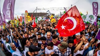 Türk 'soluyla' ayrılış