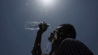 Hindistan yanıyor: 100 ölü