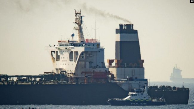 Suriye'ye giden petrol tankeri Cebelitarık'ta durduruldu