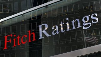 Fitch, Türkiye'nin kredi notunu düşürdü