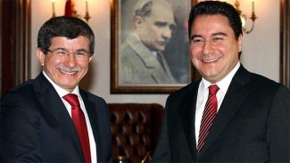 Davutoğlu ve Babacan ihtimali: Birleşme mi, ittifak mı ?
