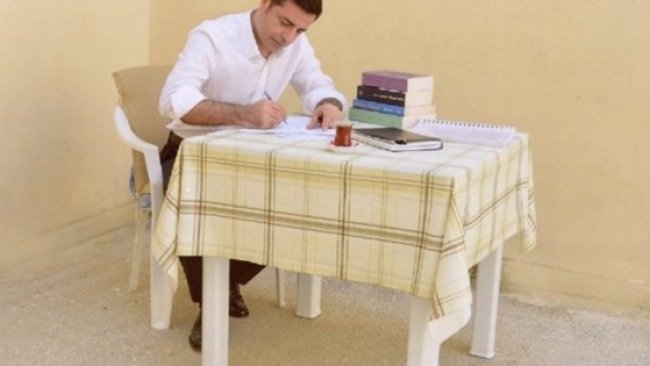 Demirtaş’tan Suruç ailelerine mesaj: Unutmayacağız