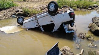 Urfa'da otomobil dereye uçtu