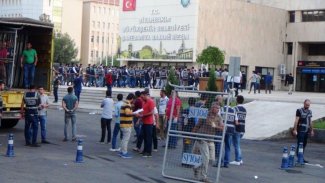 'Seçimle gelen kayyumla, kayyumla gelen seçimle gidiyor'