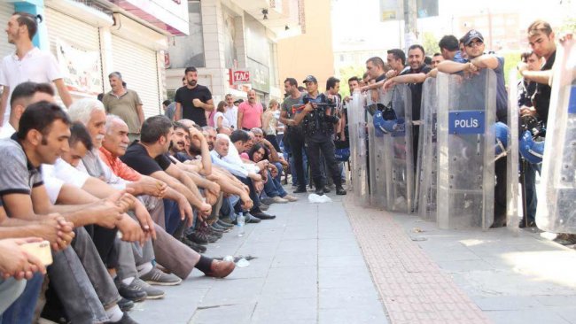 Kayyum hamlesi kime yarayacak?