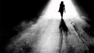 Bir büyük sessizlik yüreğimde