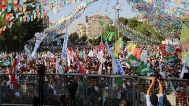 Barış Mitinglerinde Kayyum tepkisi