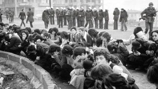 Yüksel Avşar 12 Eylül'ü anlattı: Gururumuzun yanı sıra anneliğimizi de çaldı