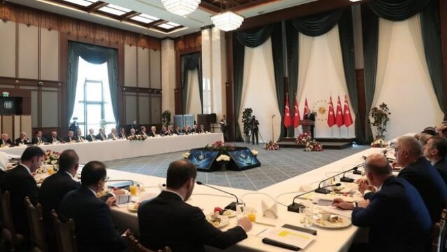 Mızraklı'dan Beştepe tepkisi: Eyyy katılımcılar rahat mısınız?