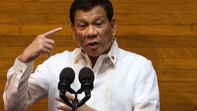 Duterte'den halkına: Rüşvet isteyen memurları vurun ama öldürmeyin