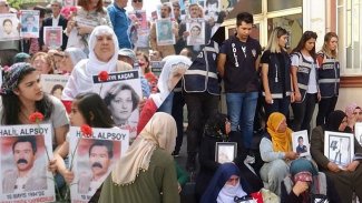 Acıya ıslık çalmak 