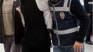 Kürtçe şarkı söyleyen 8 sanatçı gözaltına alındı