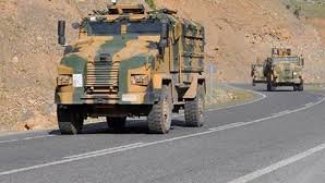 Kars'ta askeri aracın geçişi sırasında patlama