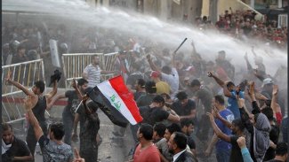 Bağdat’ta göstericiler sivil itaatsizlik eylemi başlattı