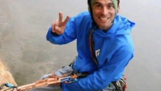 Himalayalar’a YPG bayrağı dikmek isteyen dağcı hayatını kaybetti