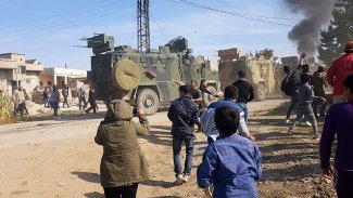 Kobani'de devriye gezen panzerlerden halka ateş açıldı: Ölü ve yaralılar var