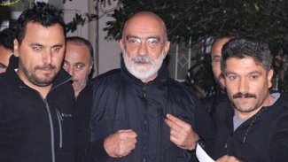 Ahmet Altan: Üç cam kutu