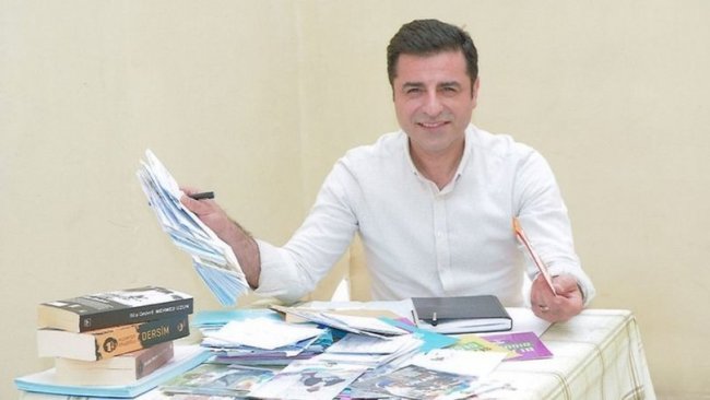 'Selahattin Demirtaş'ın kendi röportajını okuması sakıncalı görüldü'